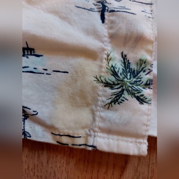 Old Navy boys button down Hawaiian style shirt - Picture 2 of 5